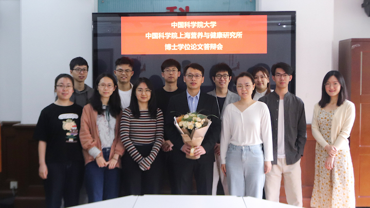 2021/2021_GroupPhoto_YangLab_1.jpg
